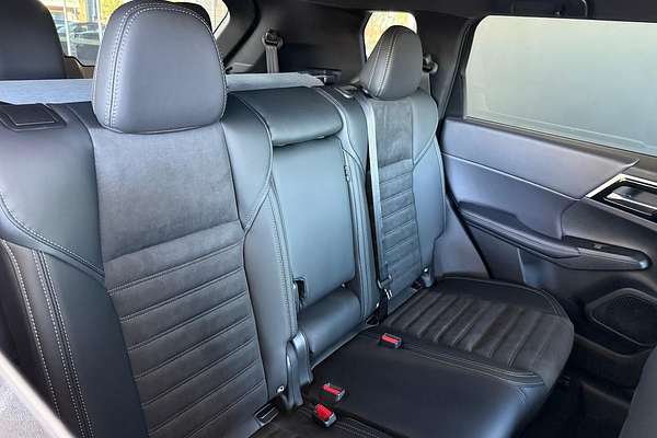 2024 Mitsubishi Outlander Black Edition ZM