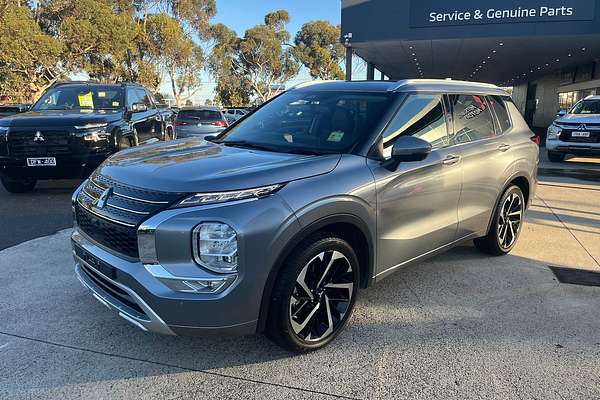 2023 Mitsubishi Outlander Exceed ZM