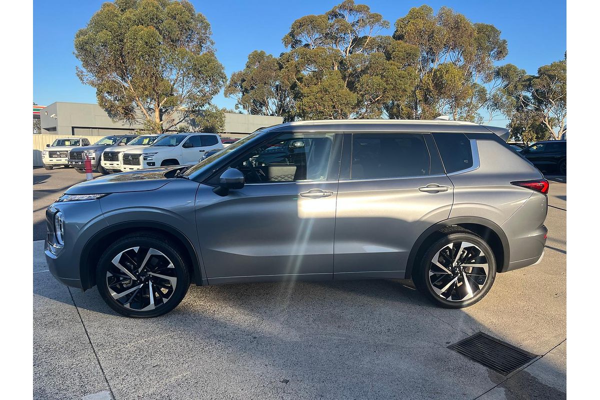 2023 Mitsubishi Outlander Exceed ZM