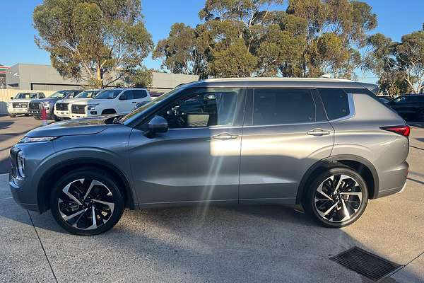 2023 Mitsubishi Outlander Exceed ZM
