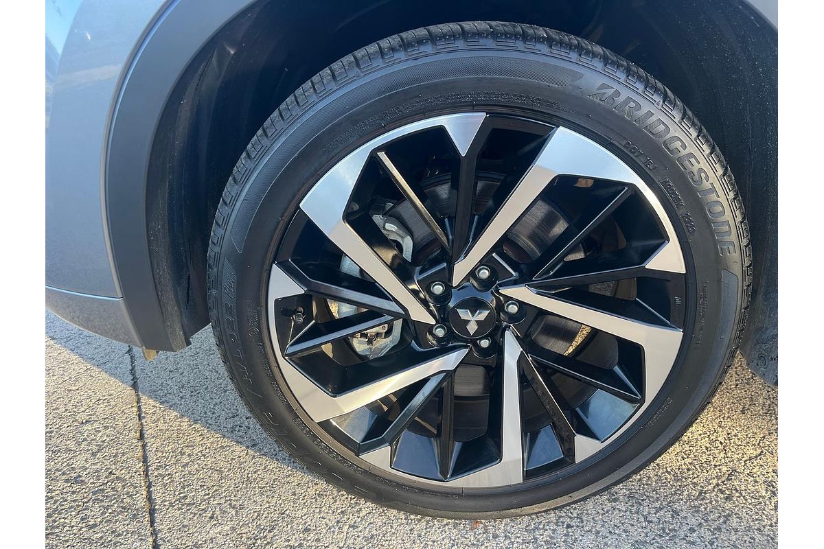2023 Mitsubishi Outlander Exceed ZM