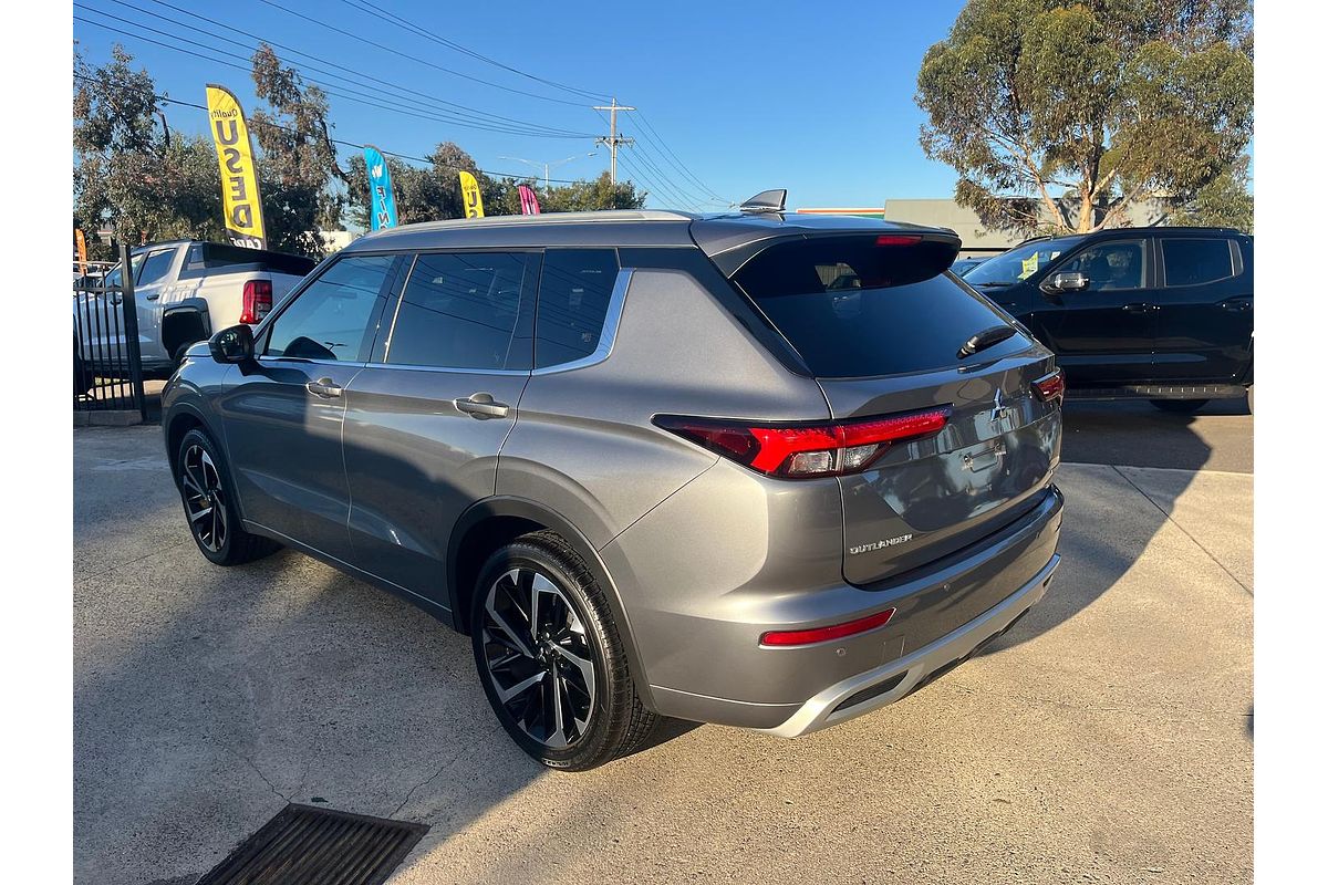 2023 Mitsubishi Outlander Exceed ZM