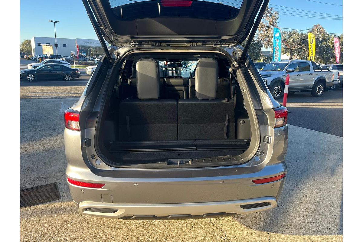 2023 Mitsubishi Outlander Exceed ZM