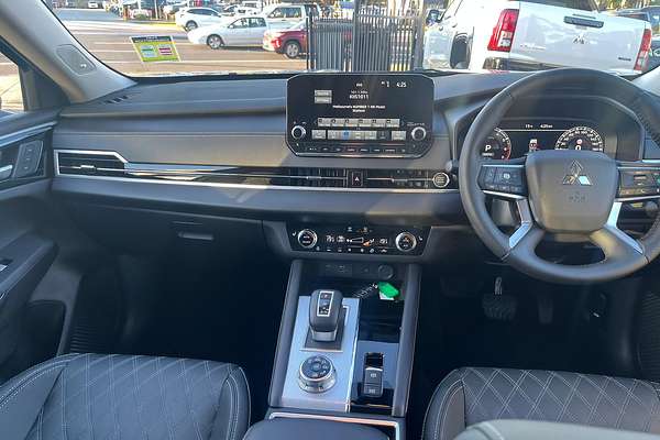2023 Mitsubishi Outlander Exceed ZM