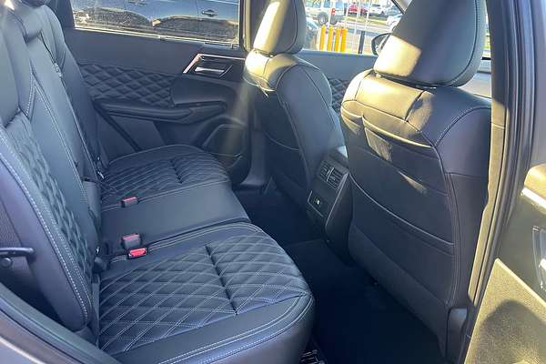 2023 Mitsubishi Outlander Exceed ZM