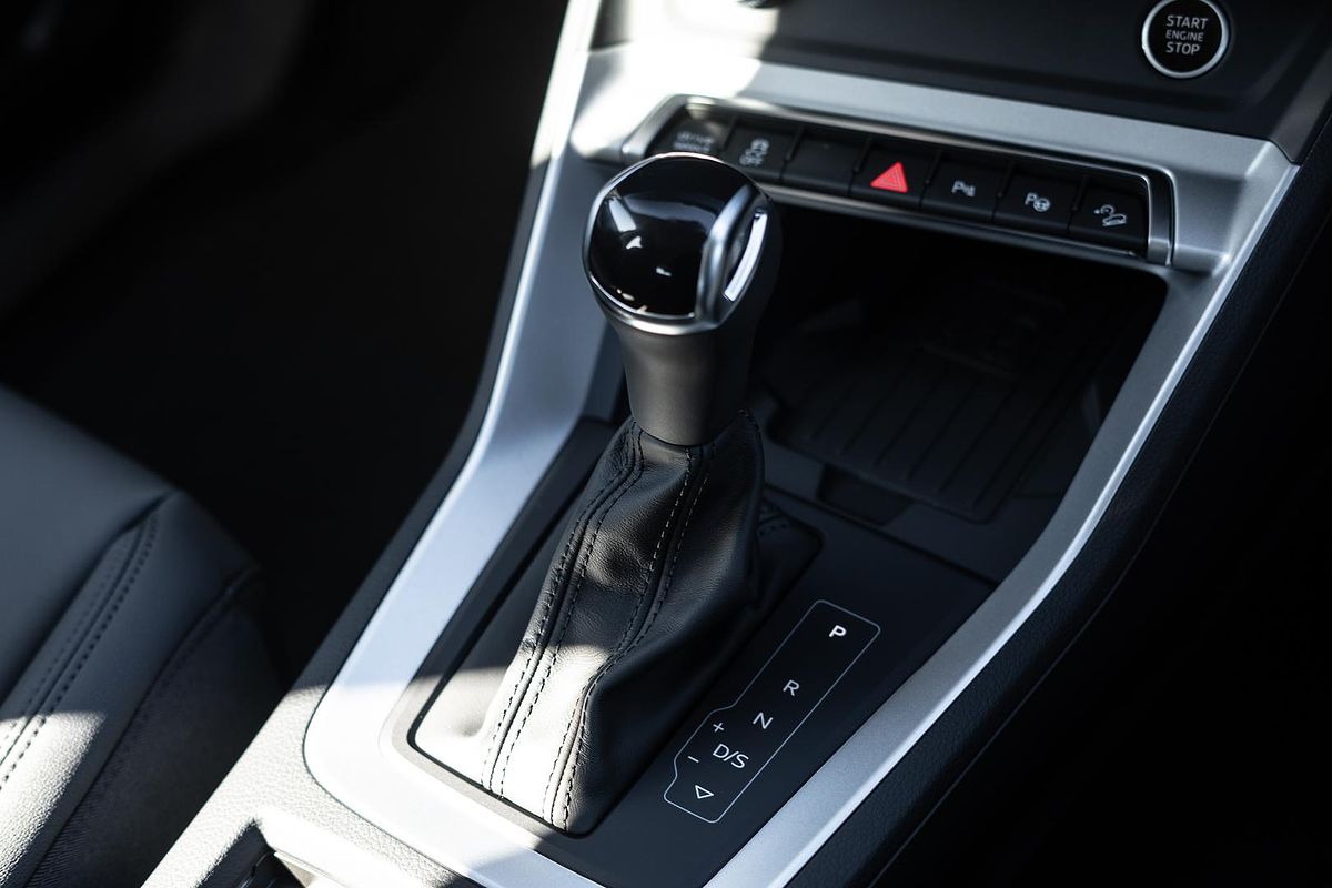 2025 Audi Q3 35 TFSI S line F3