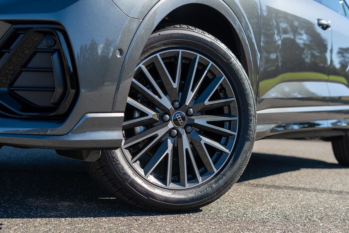 2025 Audi Q3 35 TFSI S line F3