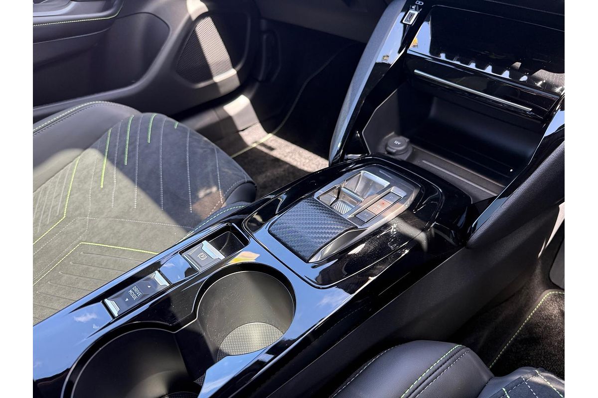 2025 Peugeot 2008 GT Hybrid P24