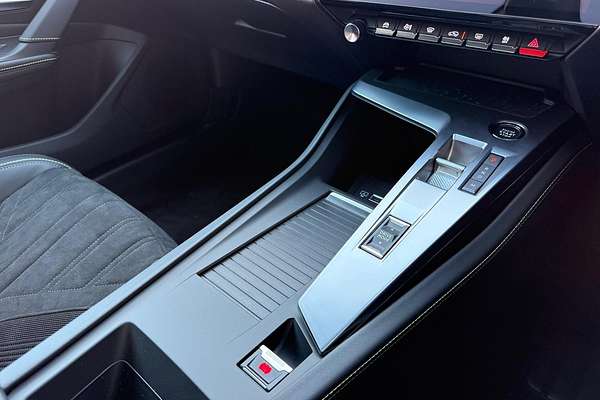 2025 Peugeot 308 GT Hybrid P51