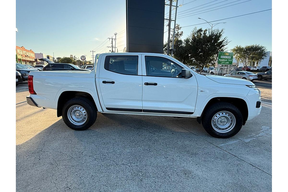 2024 Mitsubishi Triton GLX MV 4X4
