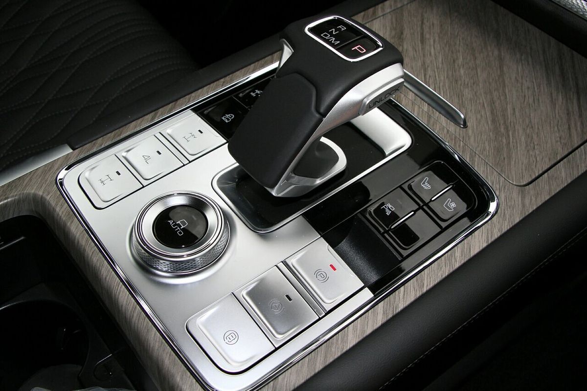 2025 GWM Tank 500 Ultra Hybrid P03