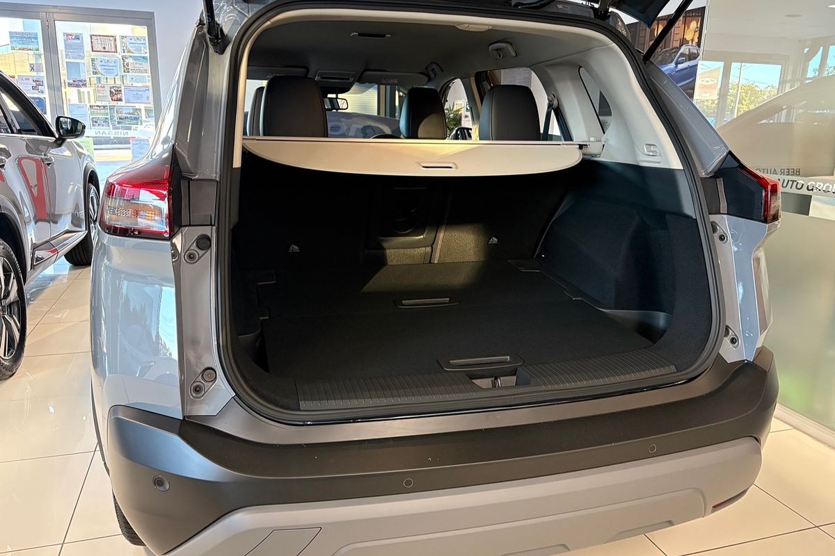 2025 Nissan X-TRAIL ST-L T33
