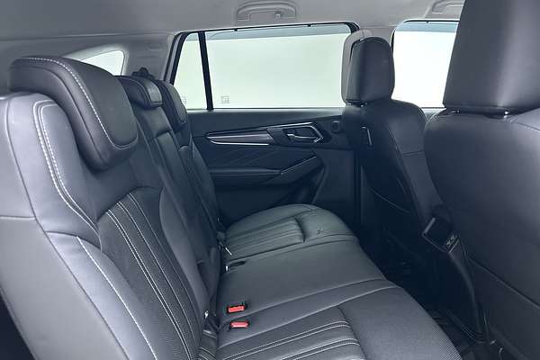 2023 Toyota Hilux SR5 GUN126R 4X4