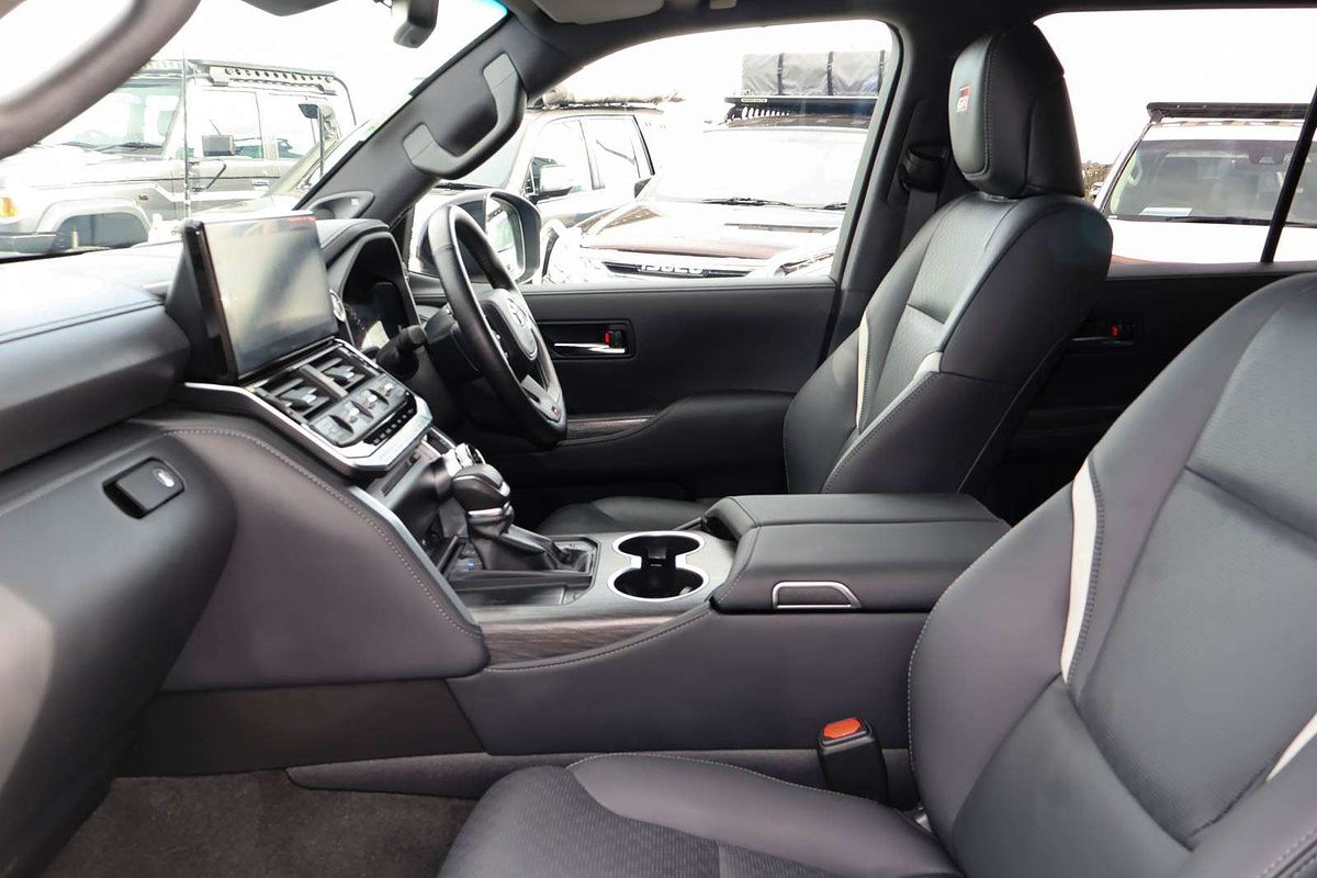2024 Toyota Landcruiser GR Sport FJA300R