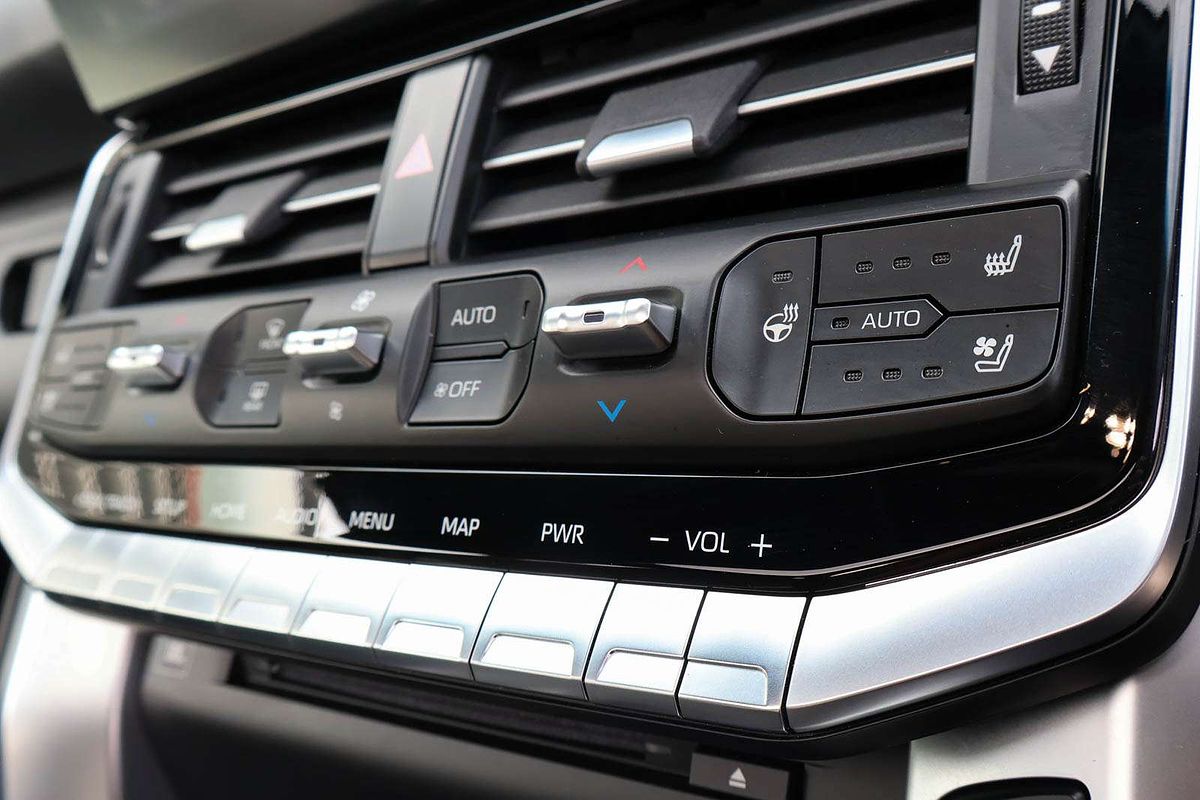 2024 Toyota Landcruiser GR Sport FJA300R
