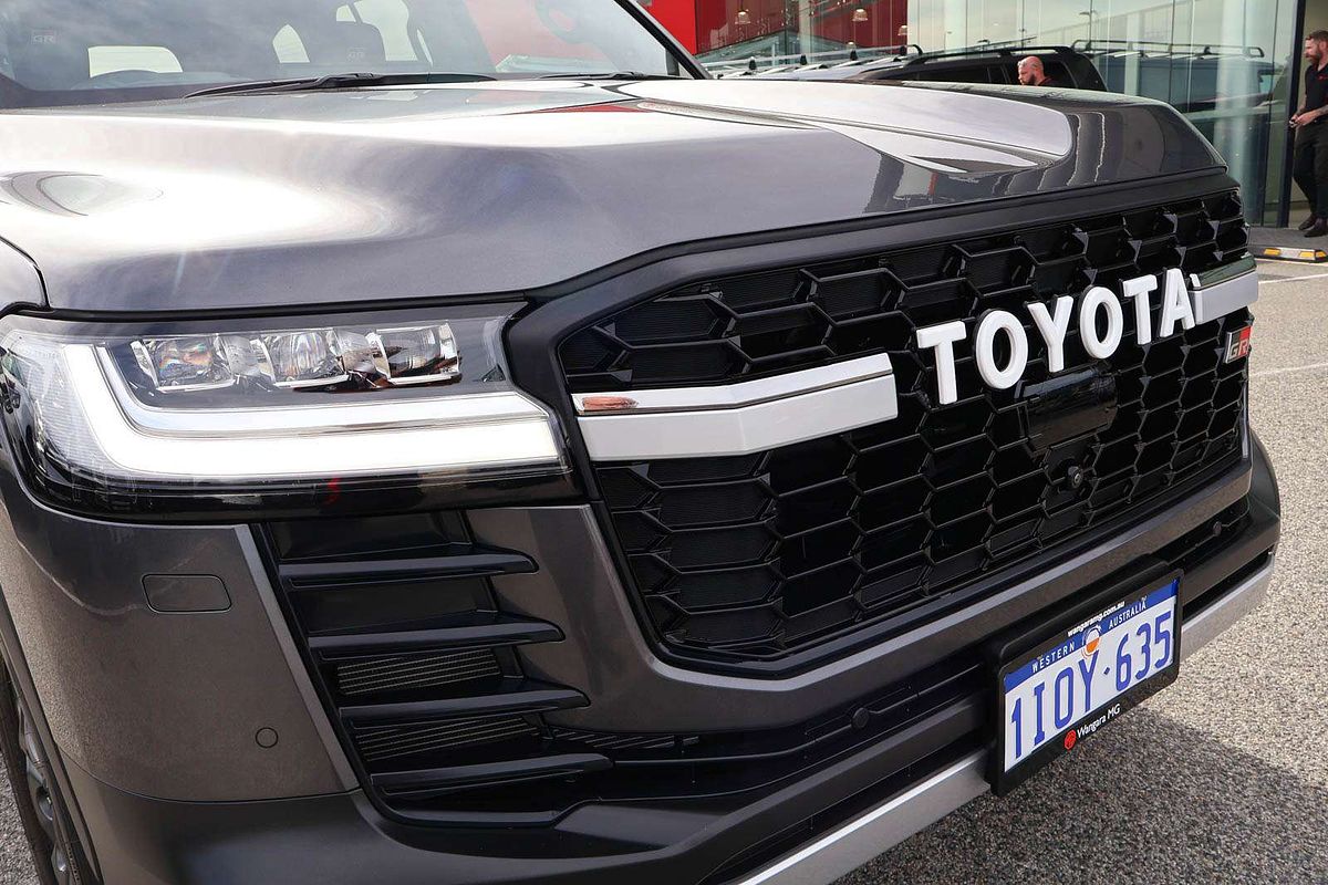 2024 Toyota Landcruiser GR Sport FJA300R