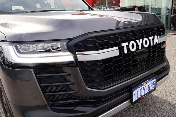 2024 Toyota Landcruiser GR Sport FJA300R