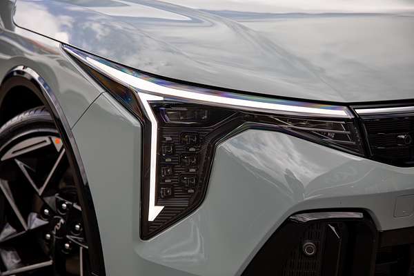 2025 Kia K4 GT-Line CL4m