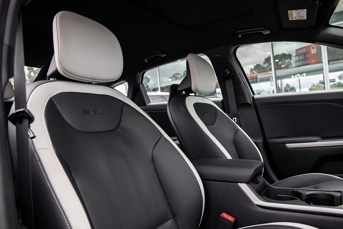 2025 Kia K4 GT-Line CL4m