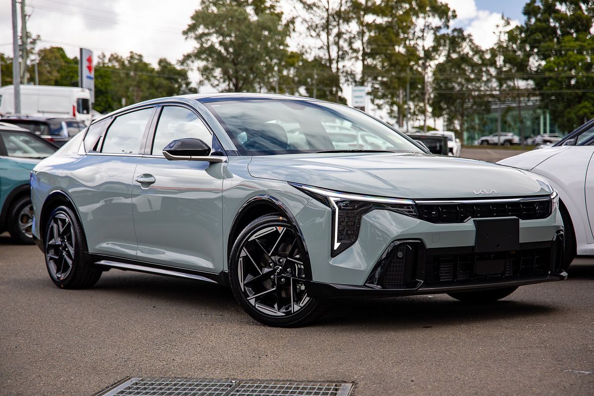 2025 Kia K4 GT-Line CL4m
