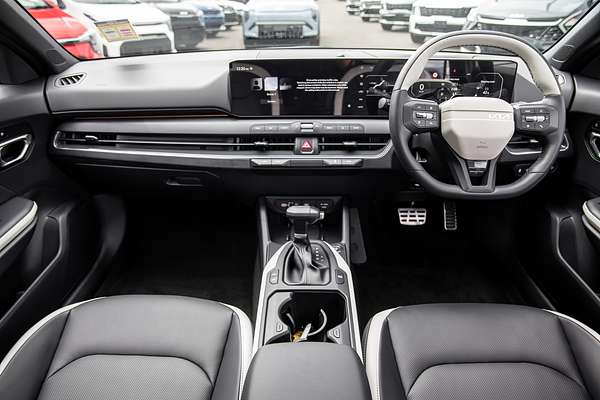 2025 Kia K4 GT-Line CL4m