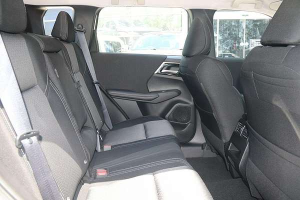 2024 Mitsubishi Outlander ES ZM