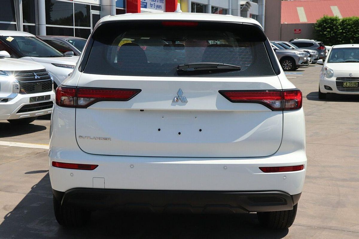 2024 Mitsubishi Outlander ES ZM