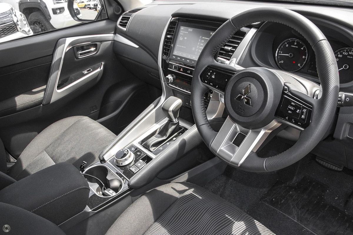 2024 Mitsubishi Pajero Sport GLS QG