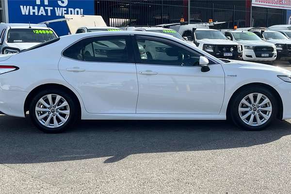 2018 Toyota Camry Ascent AXVH71R