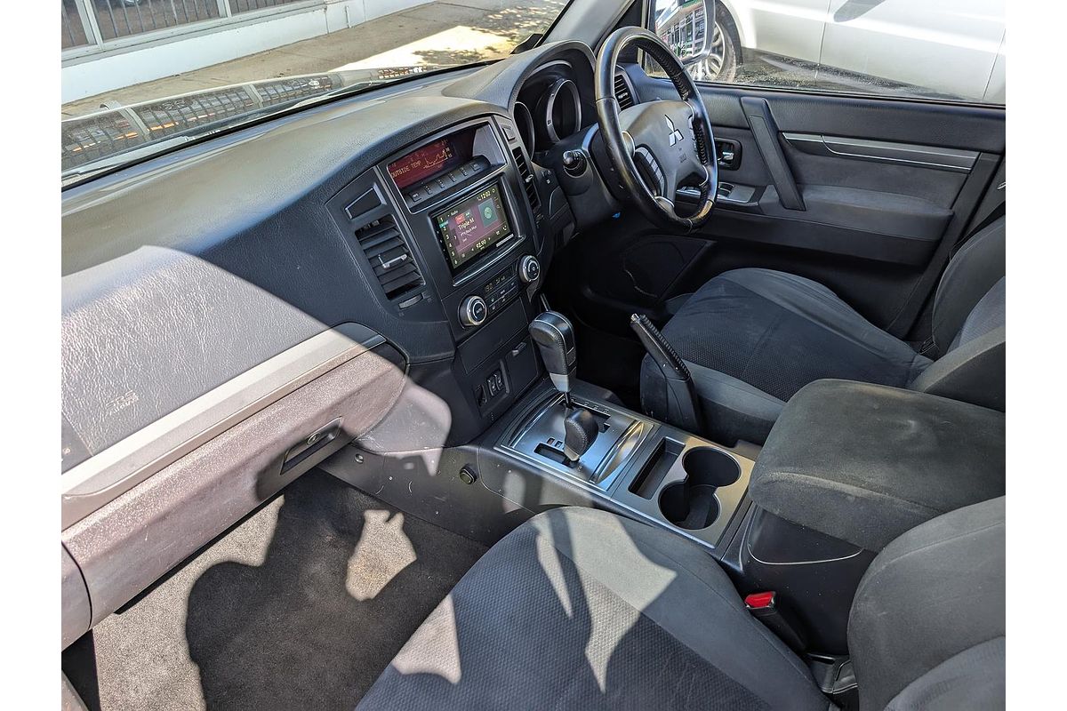 2008 Mitsubishi Pajero VR-X NS