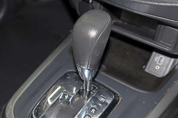 2022 Nissan Navara SL D23 Rear Wheel Drive