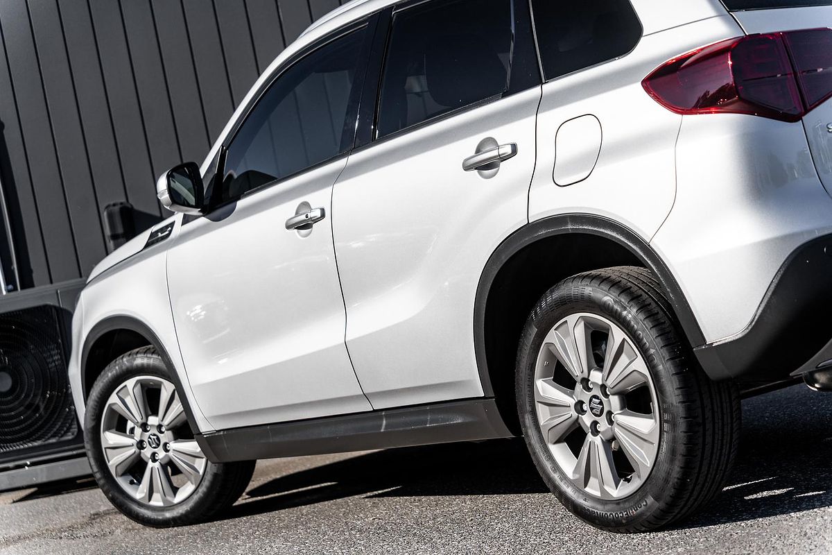 2024 Suzuki Vitara Turbo Shadow LY Series II