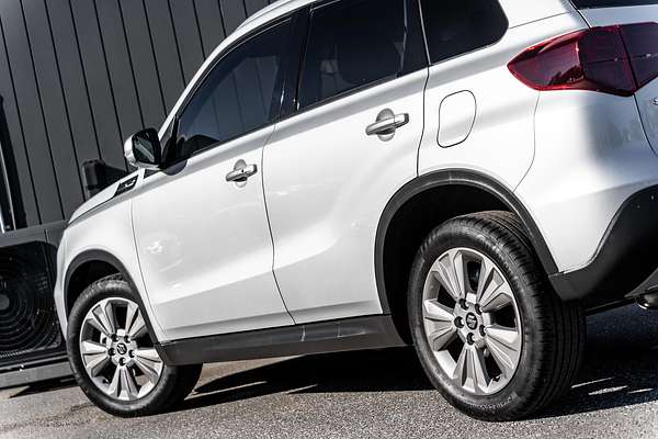 2024 Suzuki Vitara Turbo Shadow LY Series II