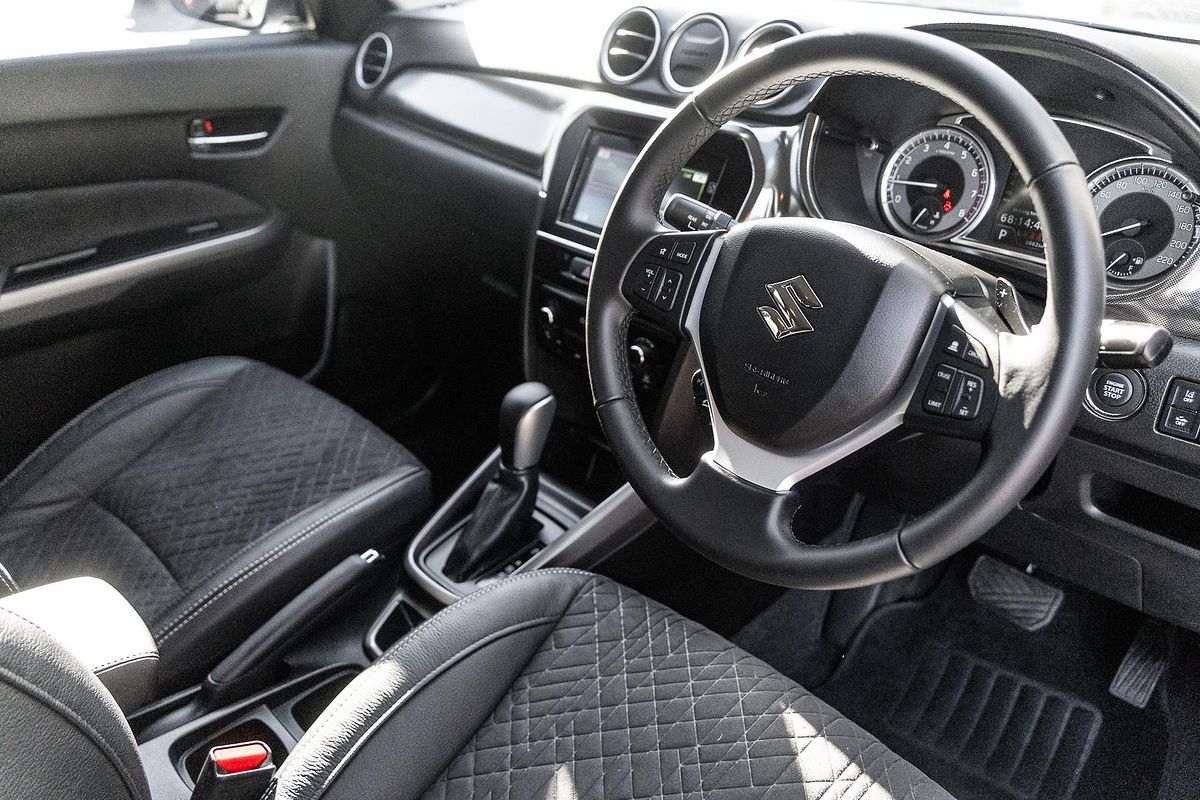 2024 Suzuki Vitara Turbo Shadow LY Series II