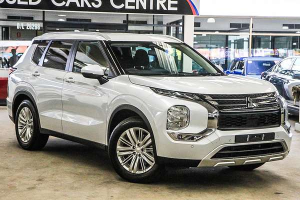 2024 Mitsubishi Outlander LS ZM