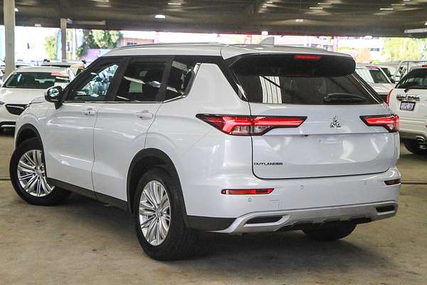 2024 Mitsubishi Outlander LS ZM