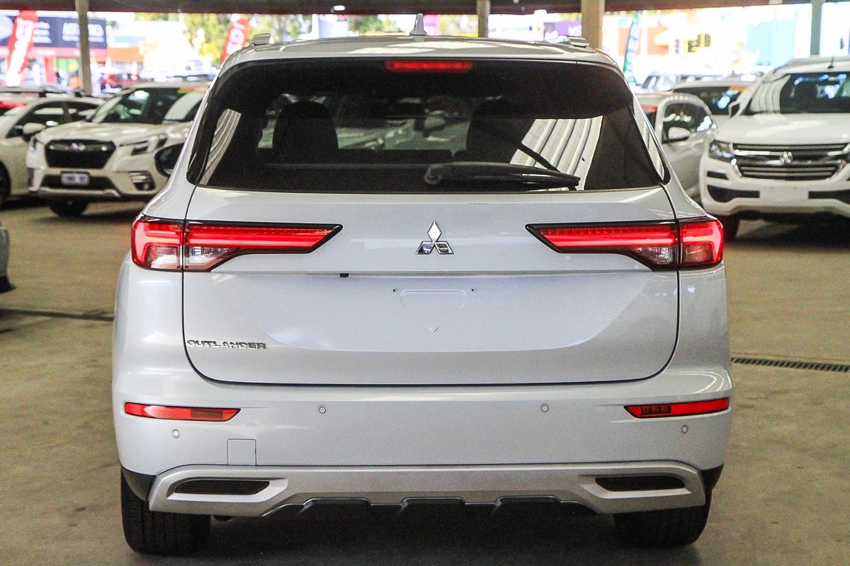2024 Mitsubishi Outlander LS ZM