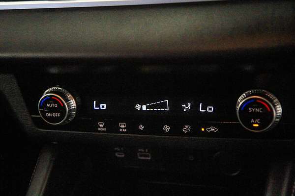 2024 Mitsubishi Outlander LS ZM