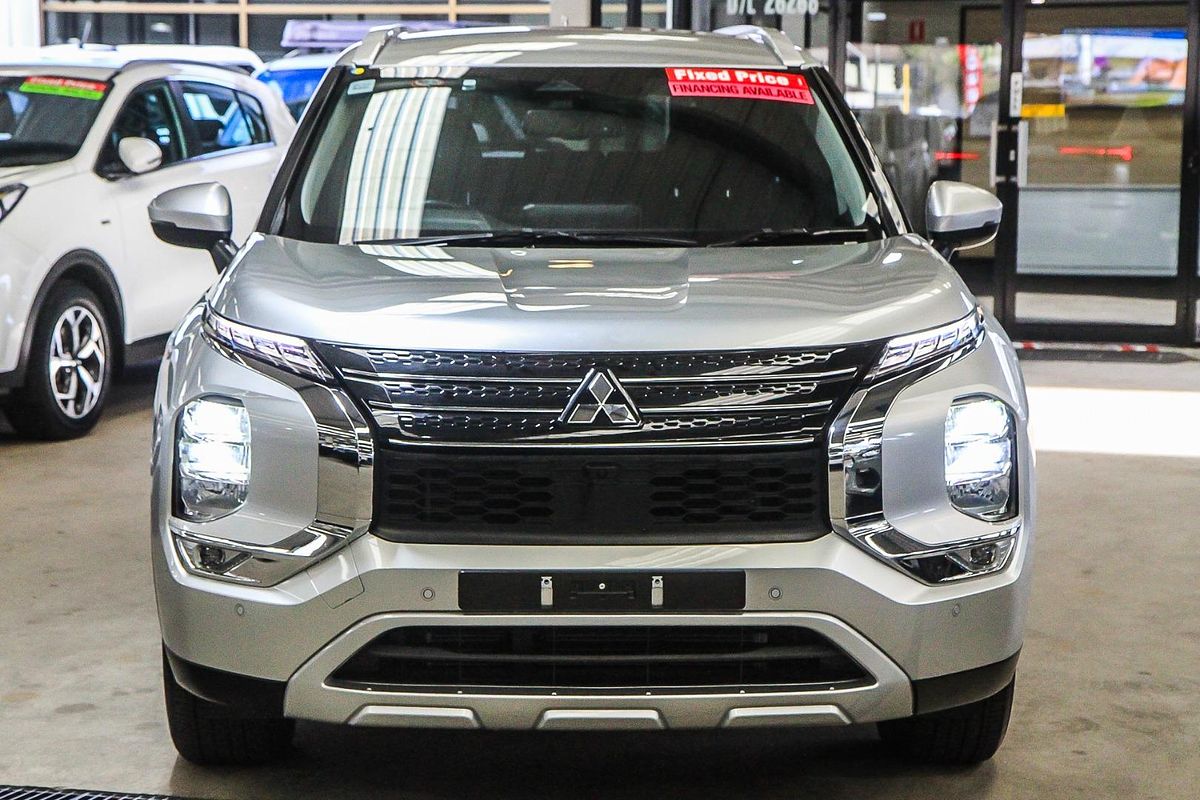 2024 Mitsubishi Outlander LS ZM