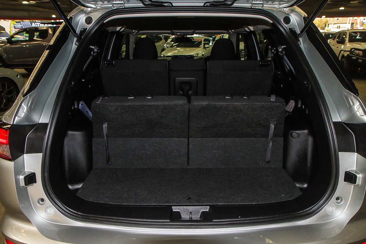 2024 Mitsubishi Outlander LS ZM