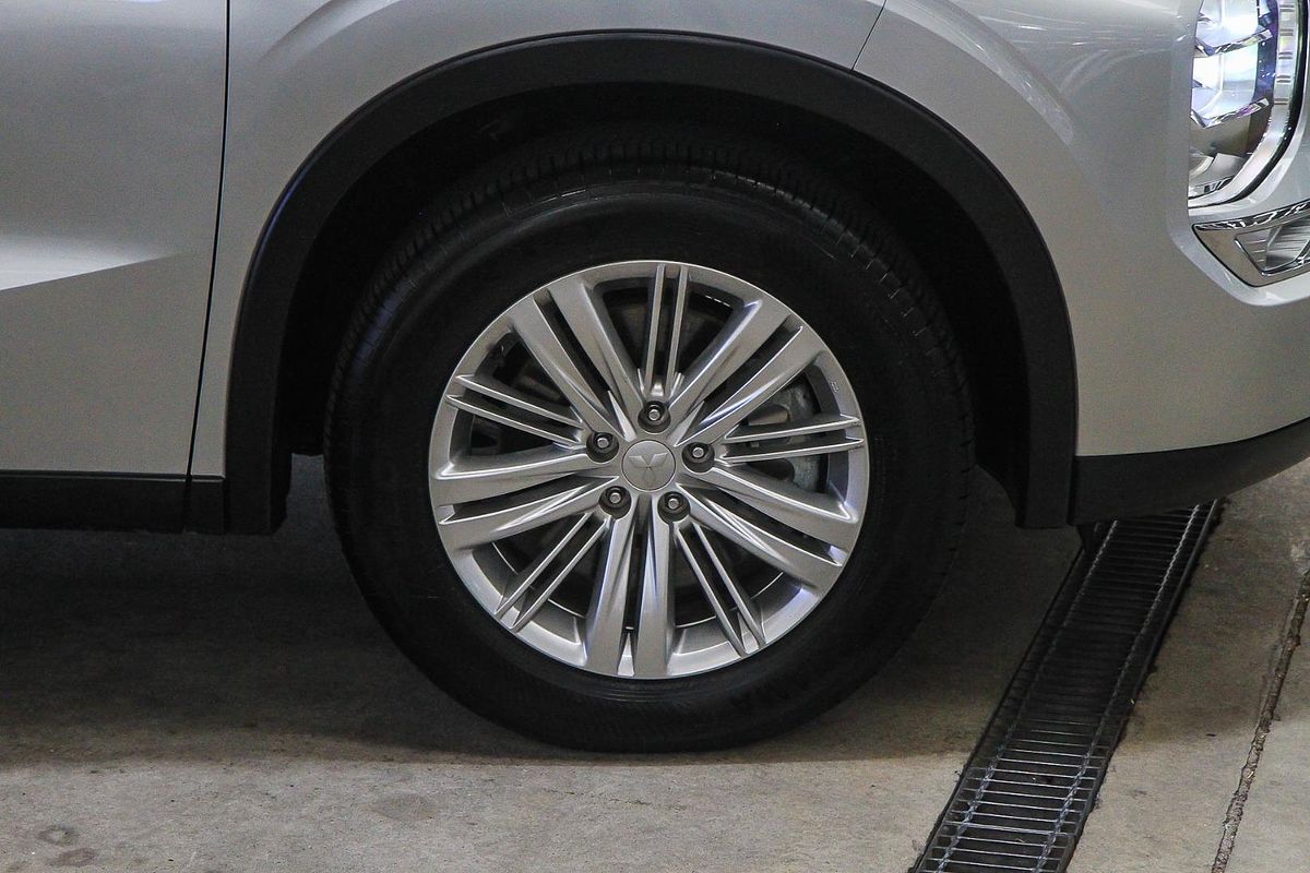 2024 Mitsubishi Outlander LS ZM