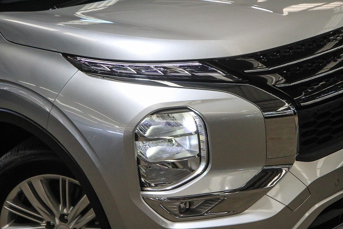 2024 Mitsubishi Outlander LS ZM
