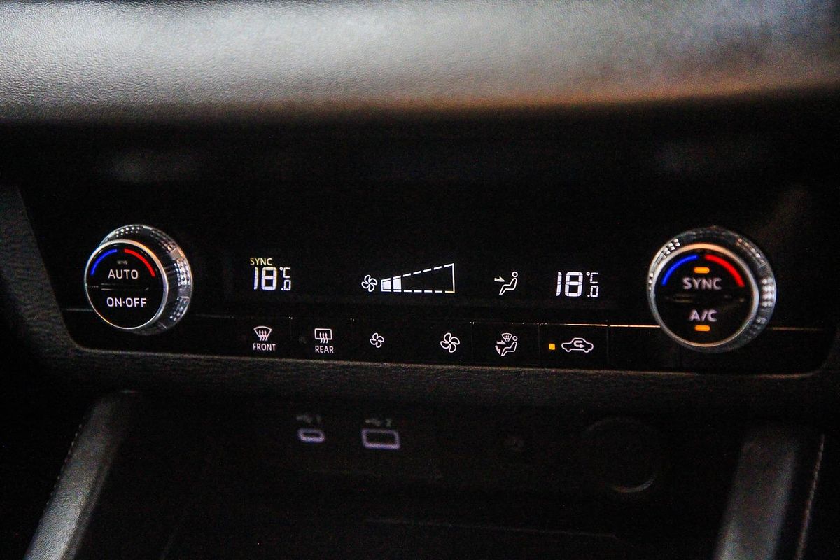 2024 Mitsubishi Outlander LS ZM