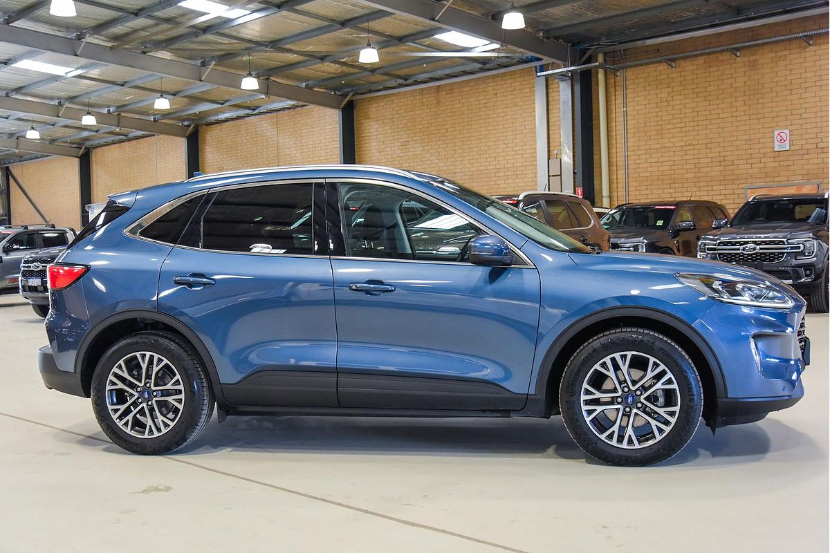 2020 Ford Escape ZH