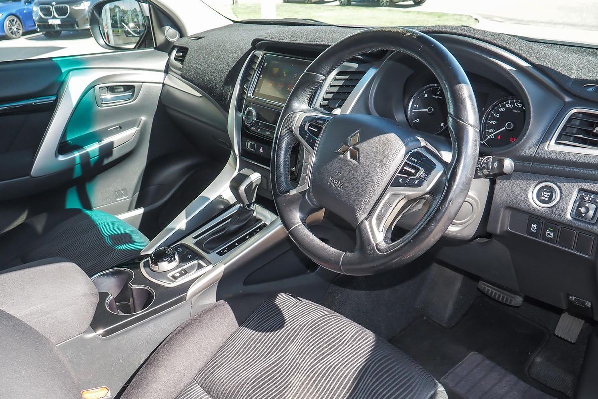 2017 Mitsubishi Pajero Sport GLX QE