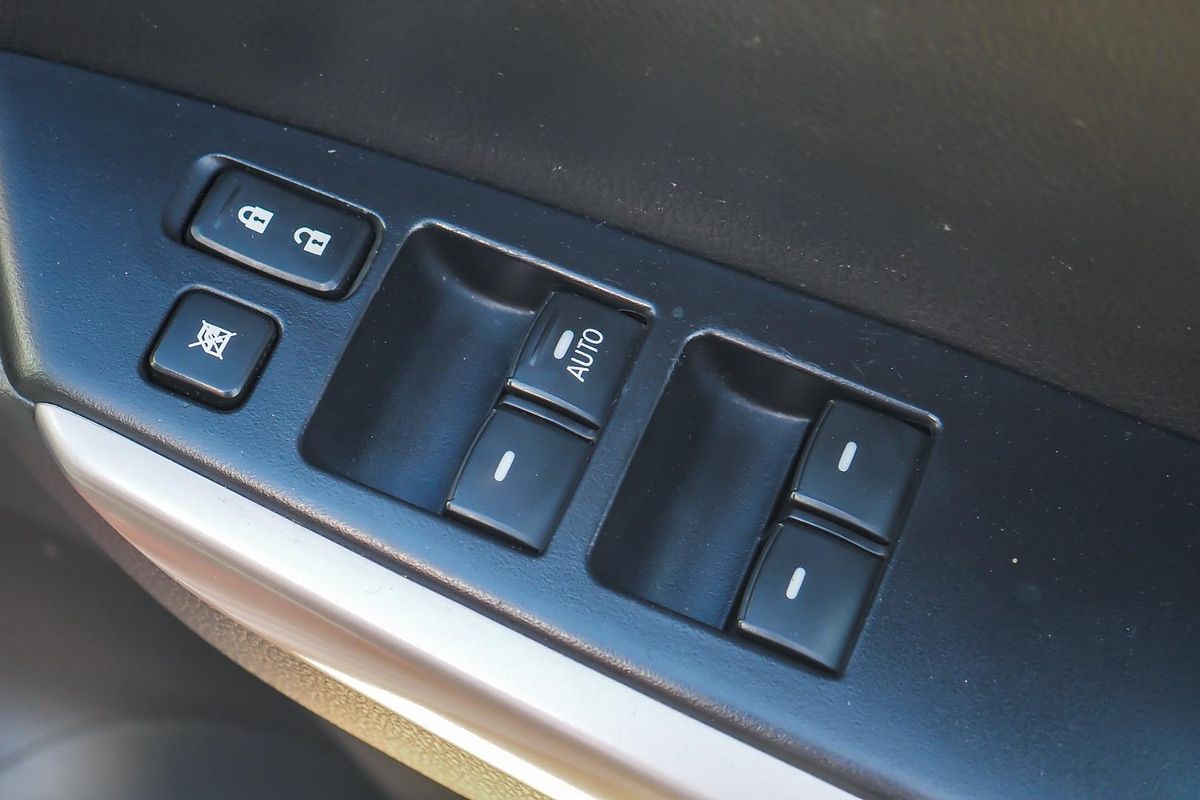 2017 Mitsubishi Pajero Sport GLX QE