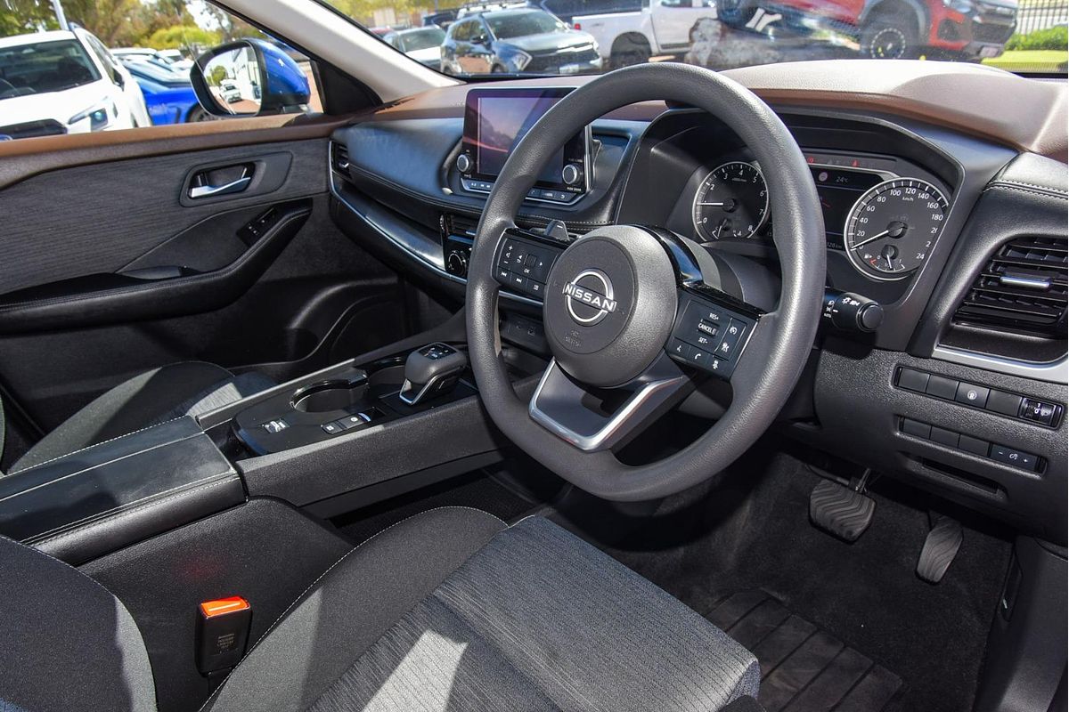 2024 Nissan X-TRAIL ST T33
