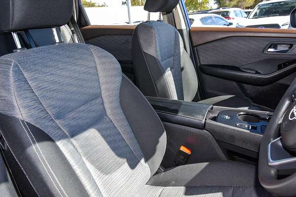 2024 Nissan X-TRAIL ST T33