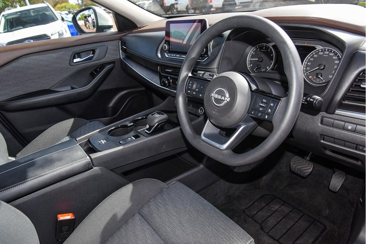 2024 Nissan X-TRAIL ST T33