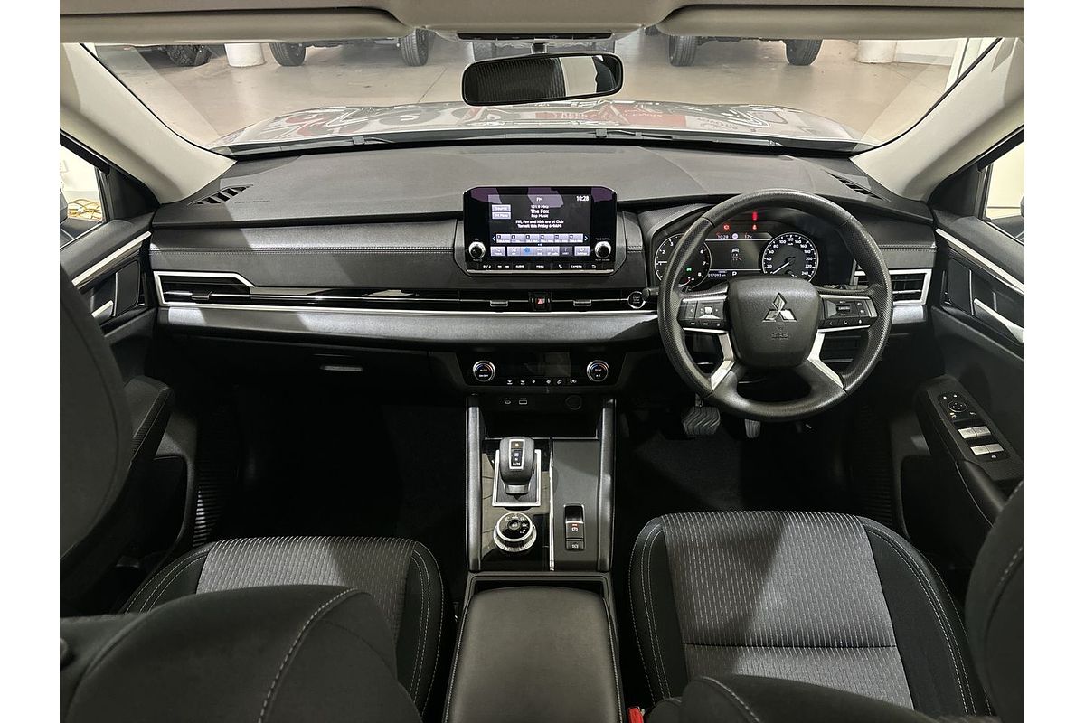 2024 Mitsubishi Outlander ES ZM